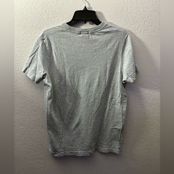 💥Hollister Gray Men's V-Neck T-Shirt L - Picture 3 of 11
